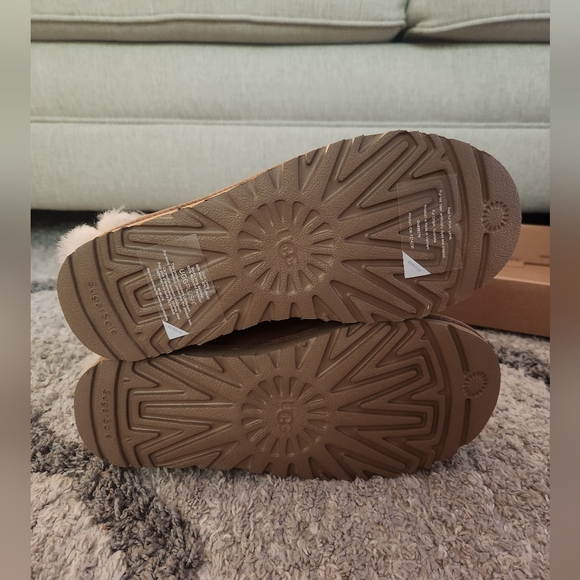 NEW UGG® Australia Classic Heritage Bow Boots - Suede - Picture 9 of 14